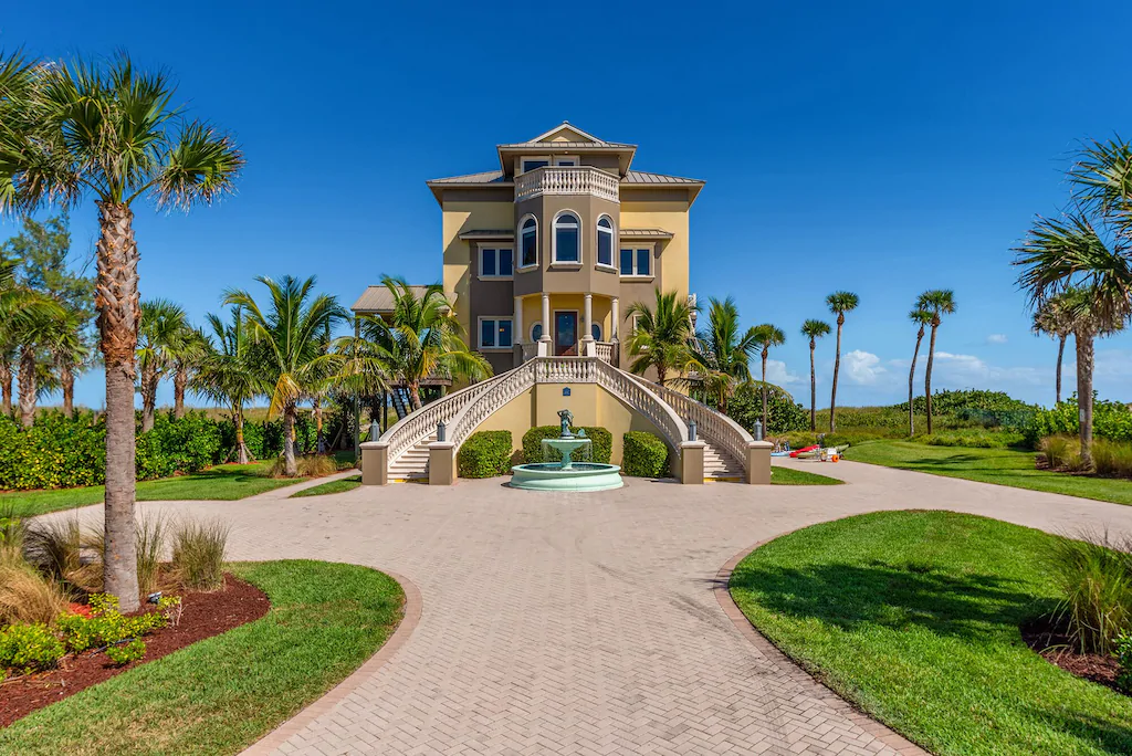 Airbnb Beach House In Florida - Private luxury ocean-to-river beach house.