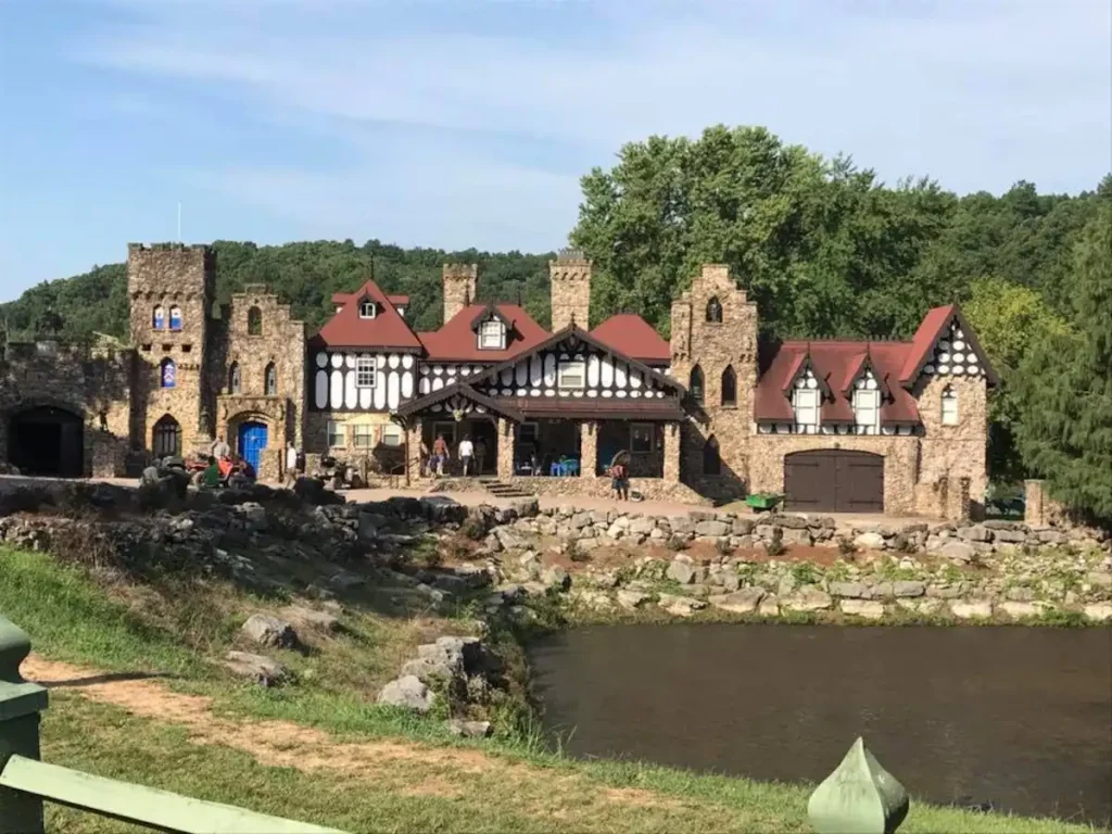 Airbnb Castles in Missouri