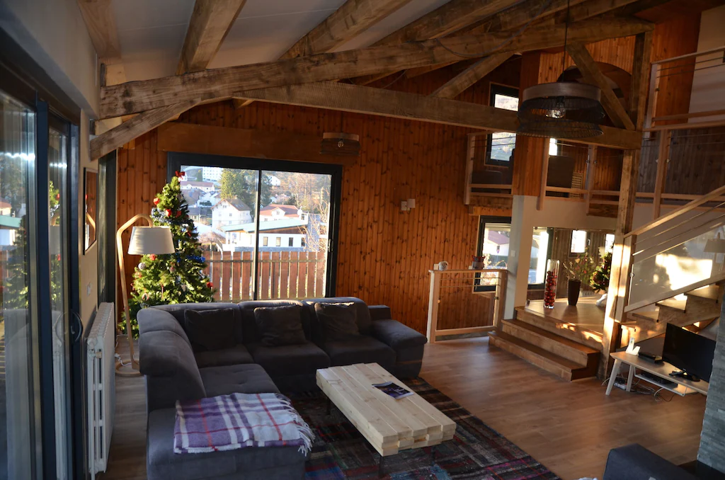 Spacious house renovated with a touch of city vibes.