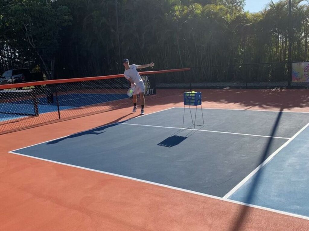 Utilize your time by either indulging in relaxation while appreciating the magnificent sight of the canal or engaging in an exciting game on our exclusive pair of pickleball courts.