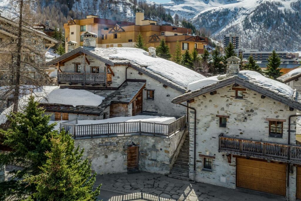 Head straight for the hot tub after a day on the mountain at this recently restored chalet in Val d’Isere.