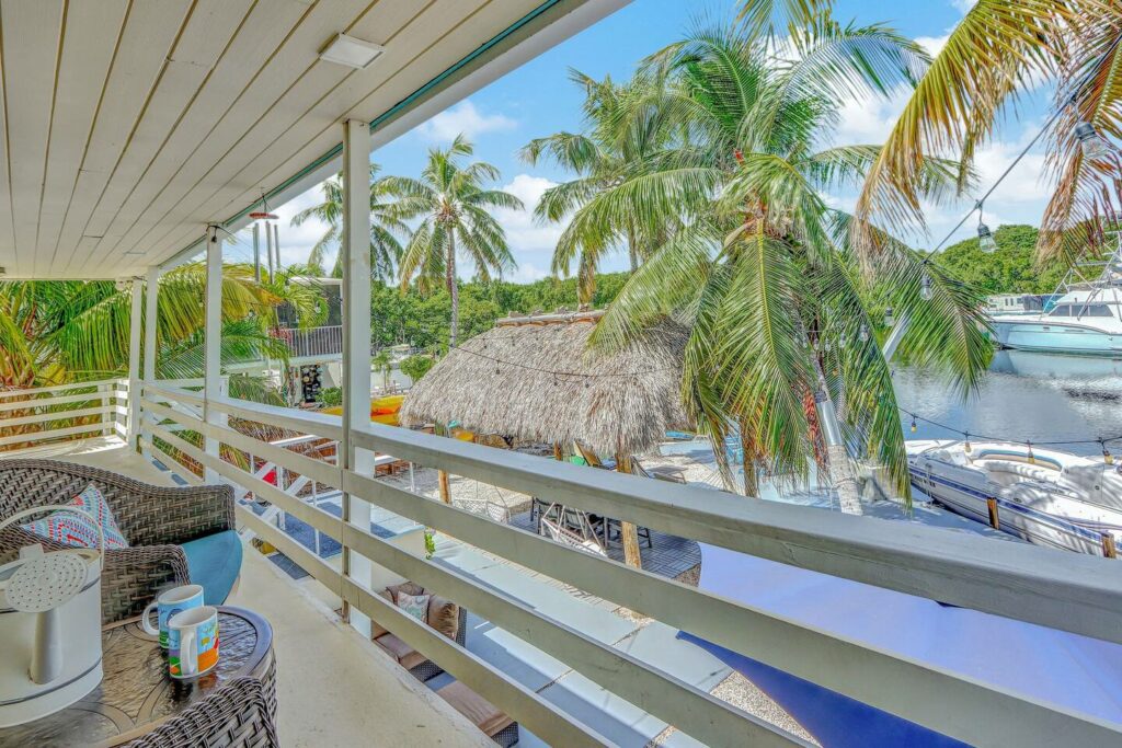 A private waterfront house all to yourself!