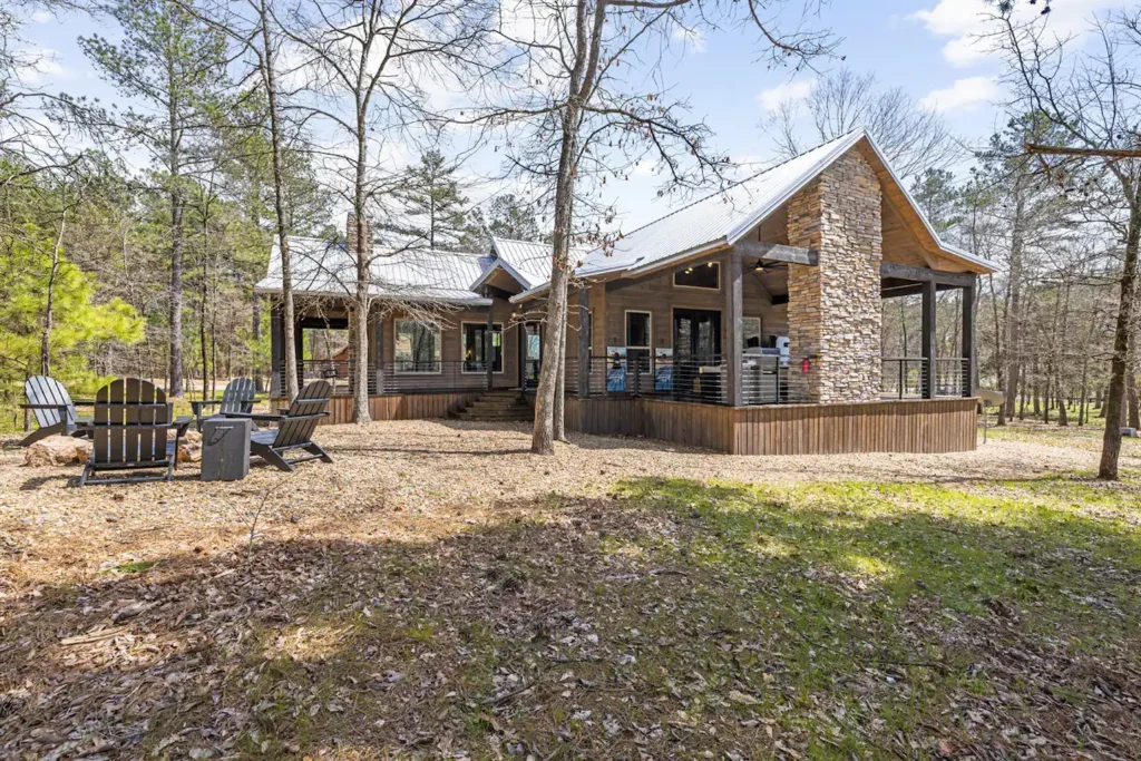 Modern Oklahoma Airbnb with hot tub

Kassy's Place

Location: Broken Bow, Oklahoma