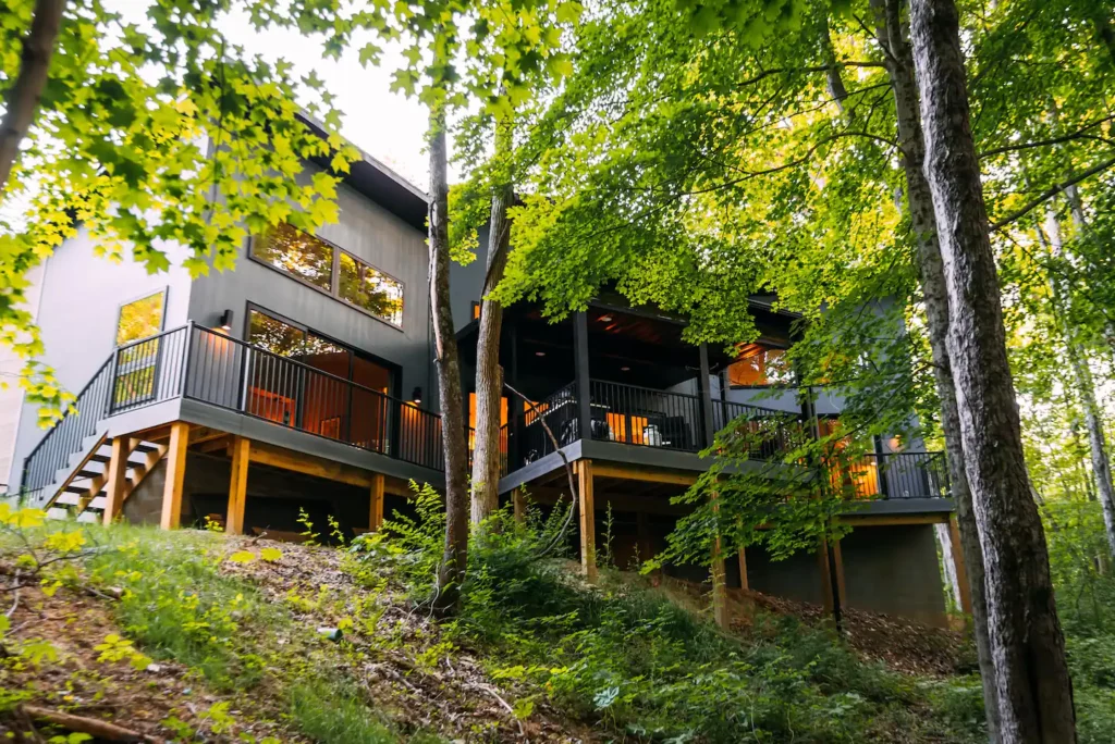 Hocking Hills Airbnbs with Hot Tubs
Twelve34 House
Location: Laurelville, Ohio