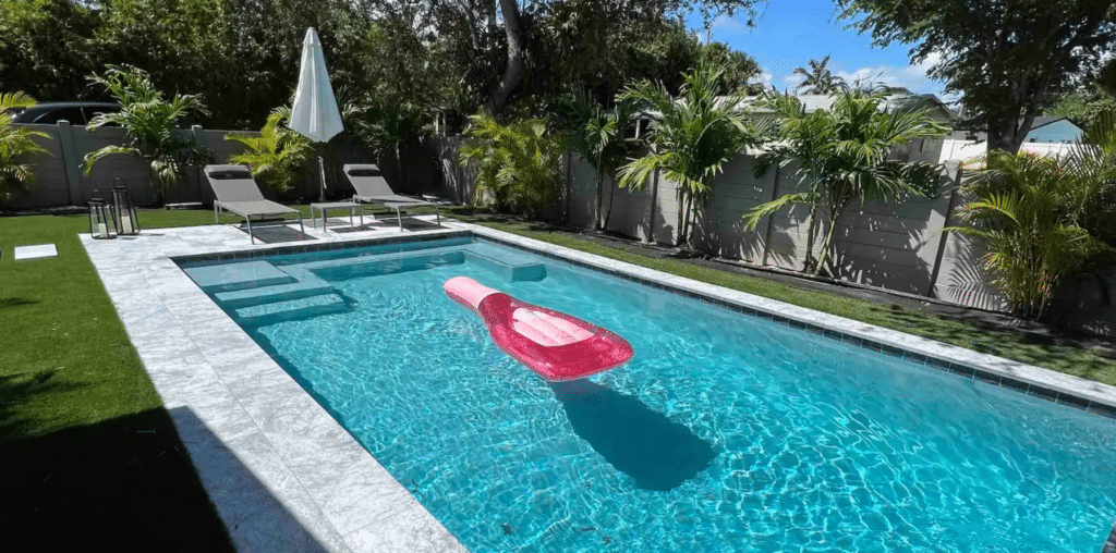 Welcome to the bright and dreamy 2BR 2Bath oasis.